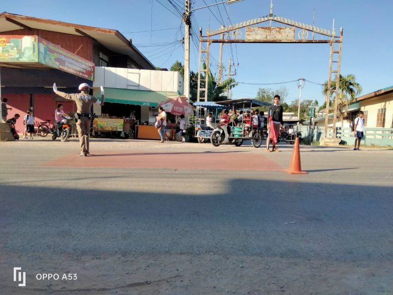 ร.ต.ท.ประสาท เจือจันทึก รอง สว(ป.)ฯ ปฏิบัติหน้าที่อำนวยการจราจร